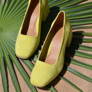 BRAND NEW LOQ Villa Pump in Nectar Size 37